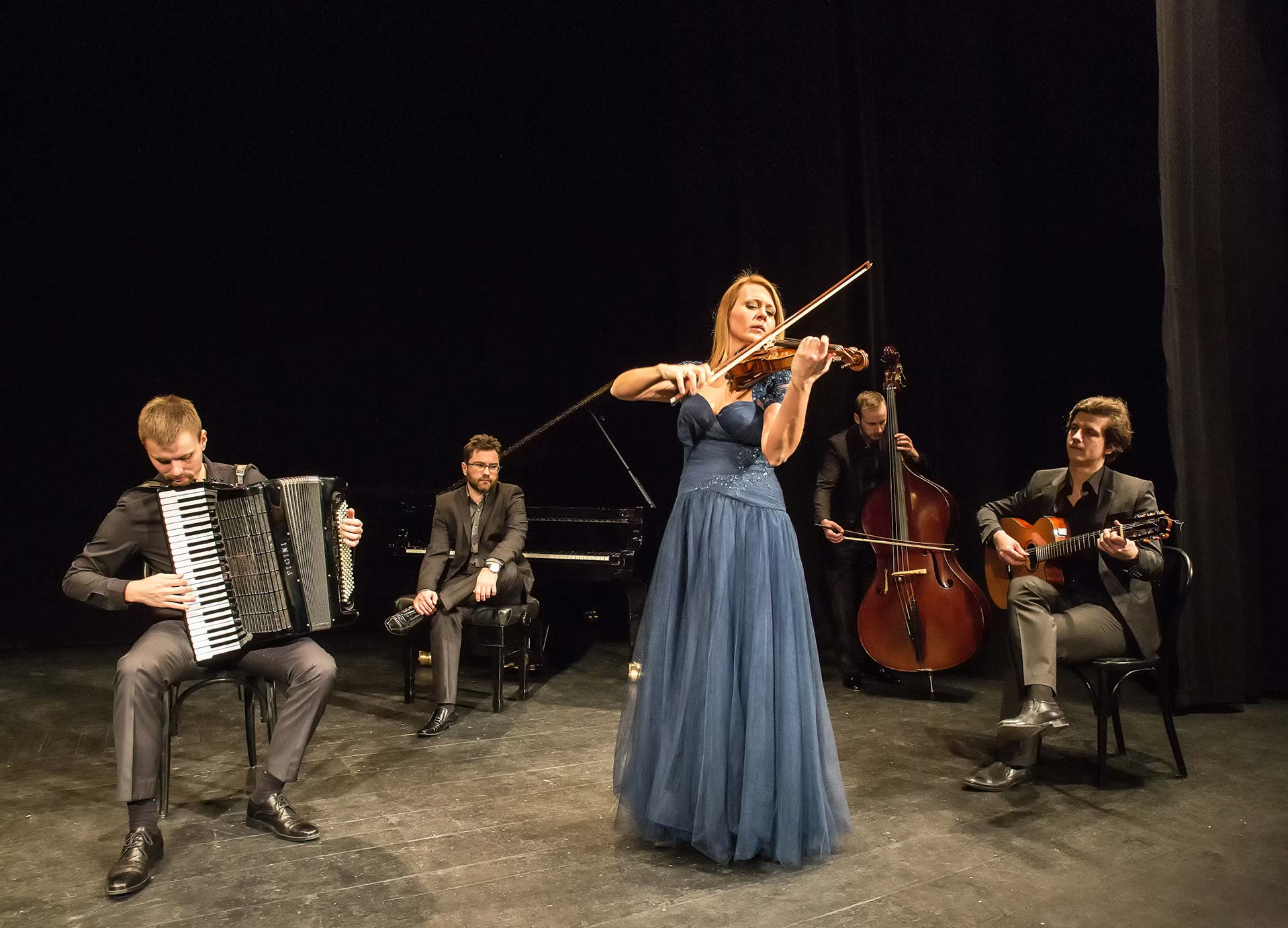 Oxana & La Banda